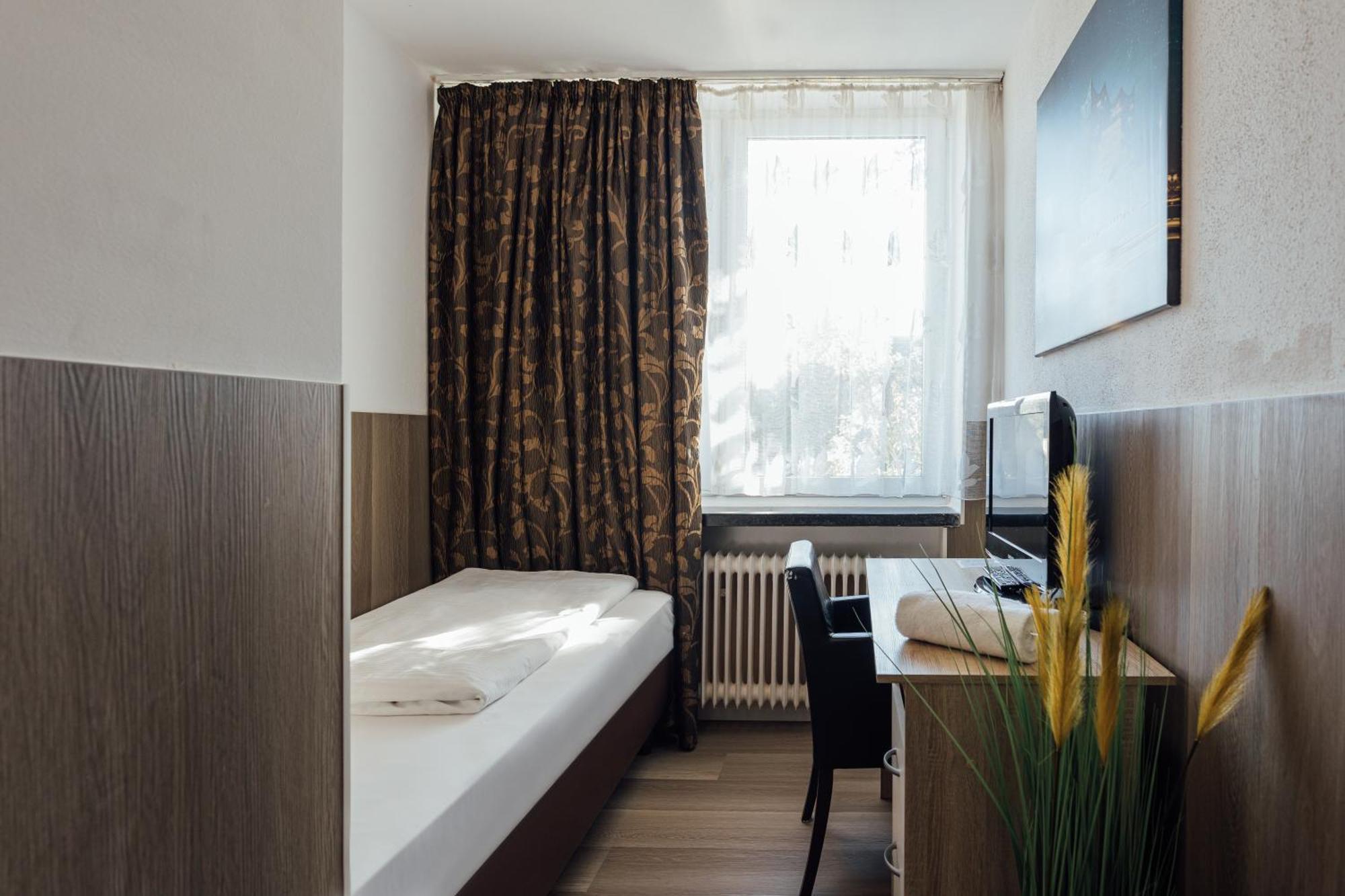Hotel Hanseat Hamburg-Harburg Exteriör bild