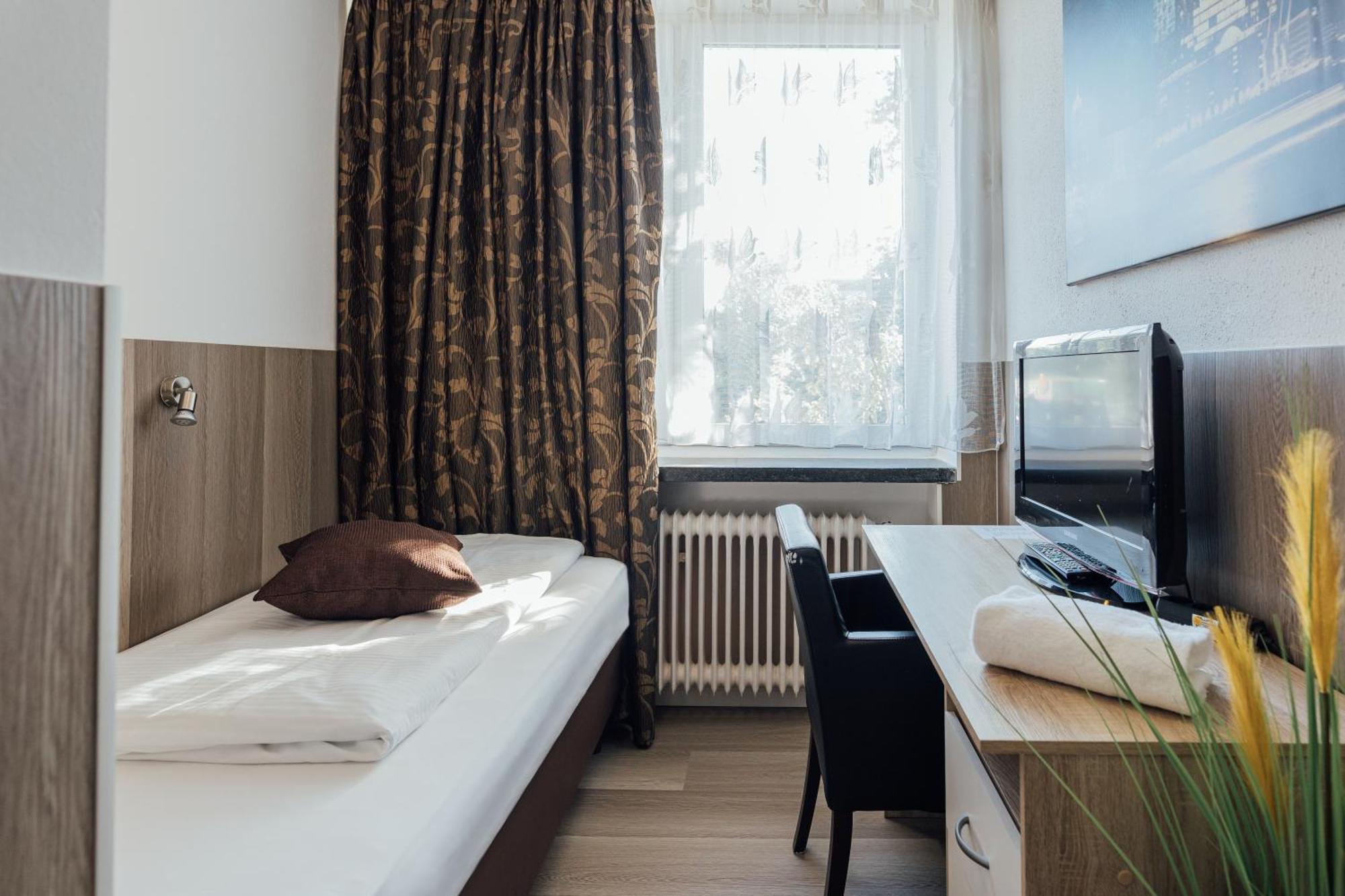 Hotel Hanseat Hamburg-Harburg Exteriör bild